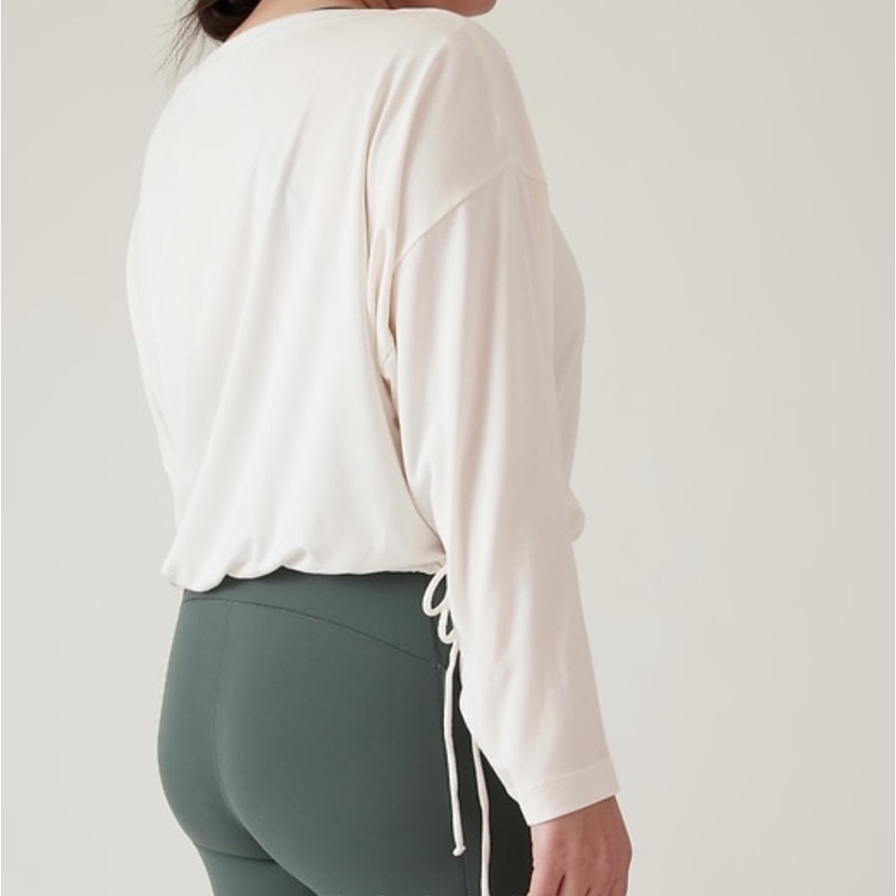 Athleta Cool Down Top in Magnolia White Size XL - NWT - Picture 2 of 7